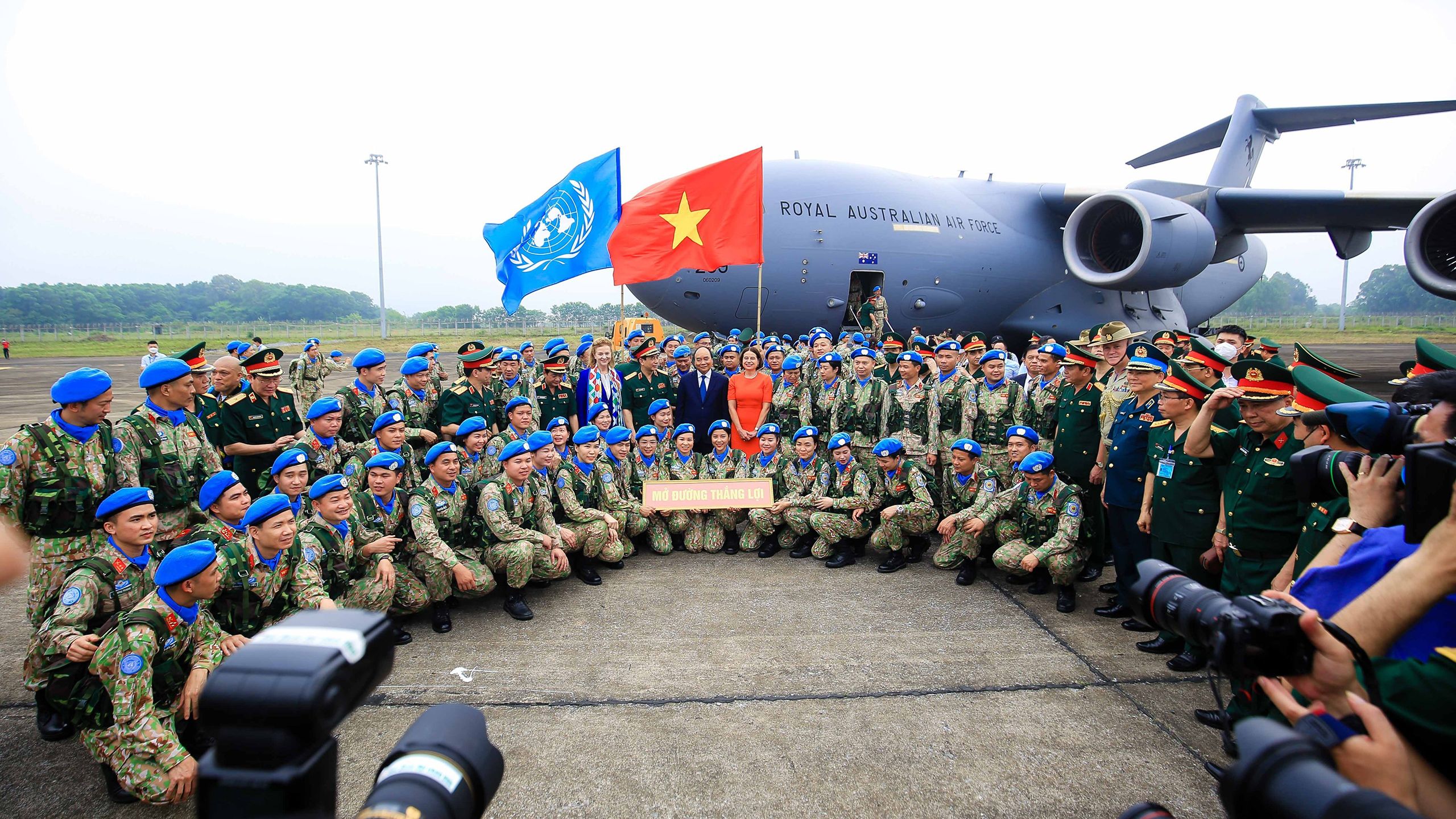 Cérémonie de départ de l’Hôpital de campagne du niveau 2 N°4 et de l'unité du génie No 1 tenue le 27 avril 2022. Photo : Département des Opérations du maintien de la paix du Vietnam.